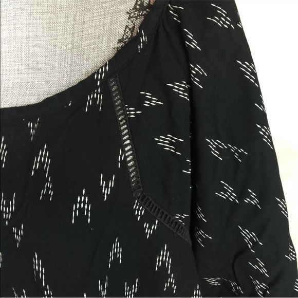 ❌SOLD❌Ava & Viv Plus Size Chevron Print Blouse - Picture 2 of 6